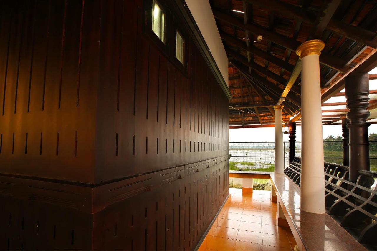 Palmy Lake Resort Alappuzha Exterior photo